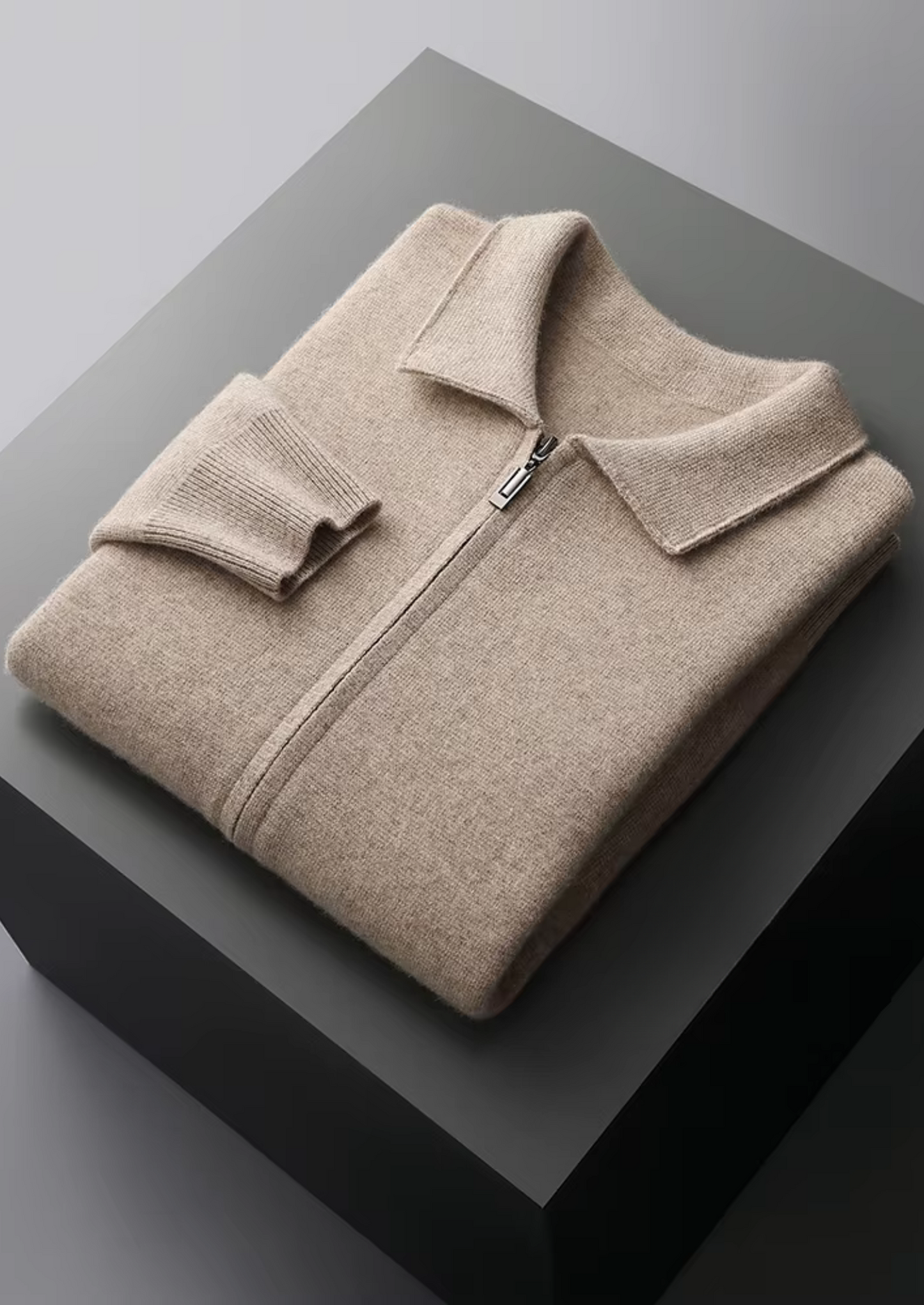 ZIP-POLO-STRICKJACKE AUS EXTRAFEINER MERINOWOLLE